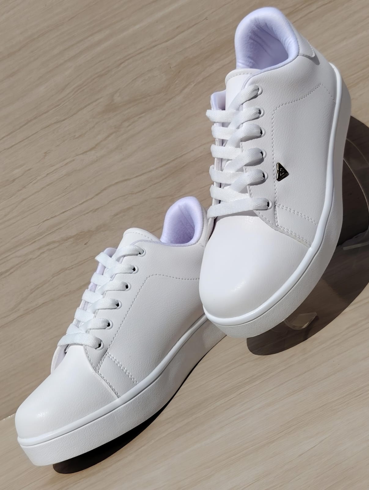 Zapatilla Runner Street modelo 2, color blanco, dama