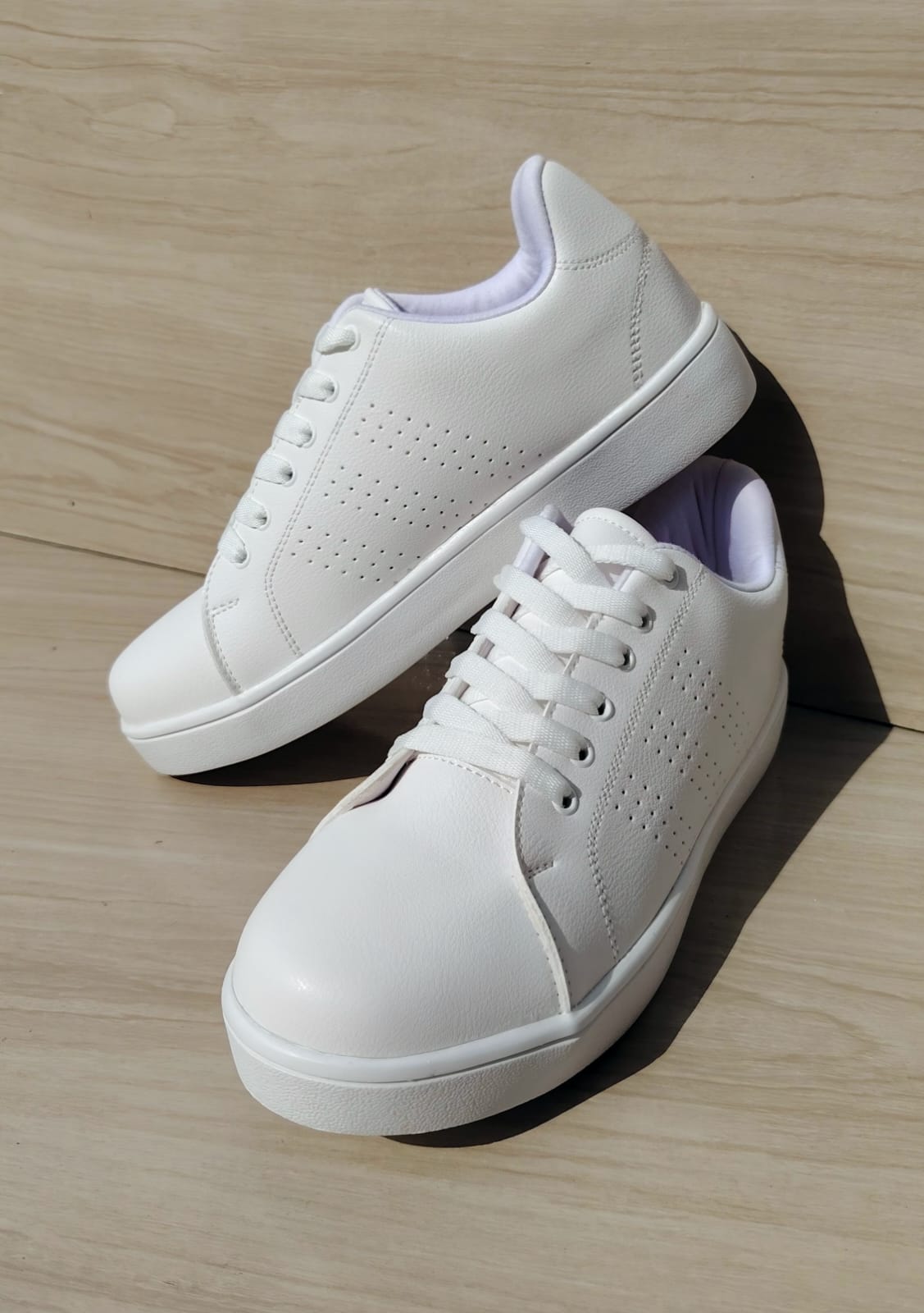 Zapatilla Runner Street modelo 2, color blanco, dama