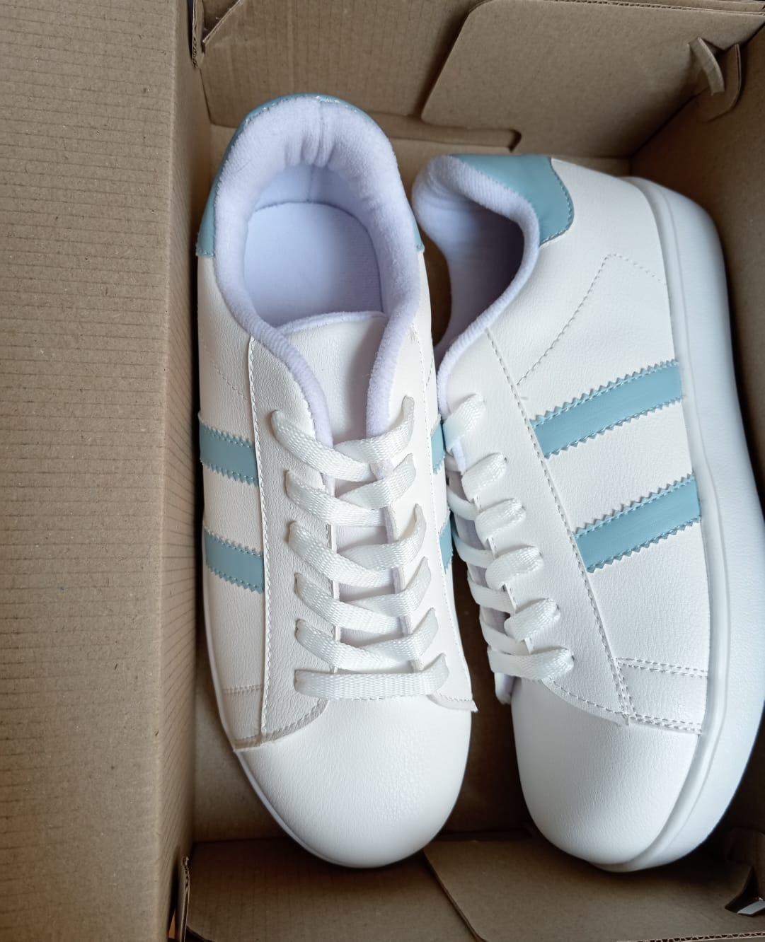 Zapatilla Runner Street modelo 2, color blanco, dama