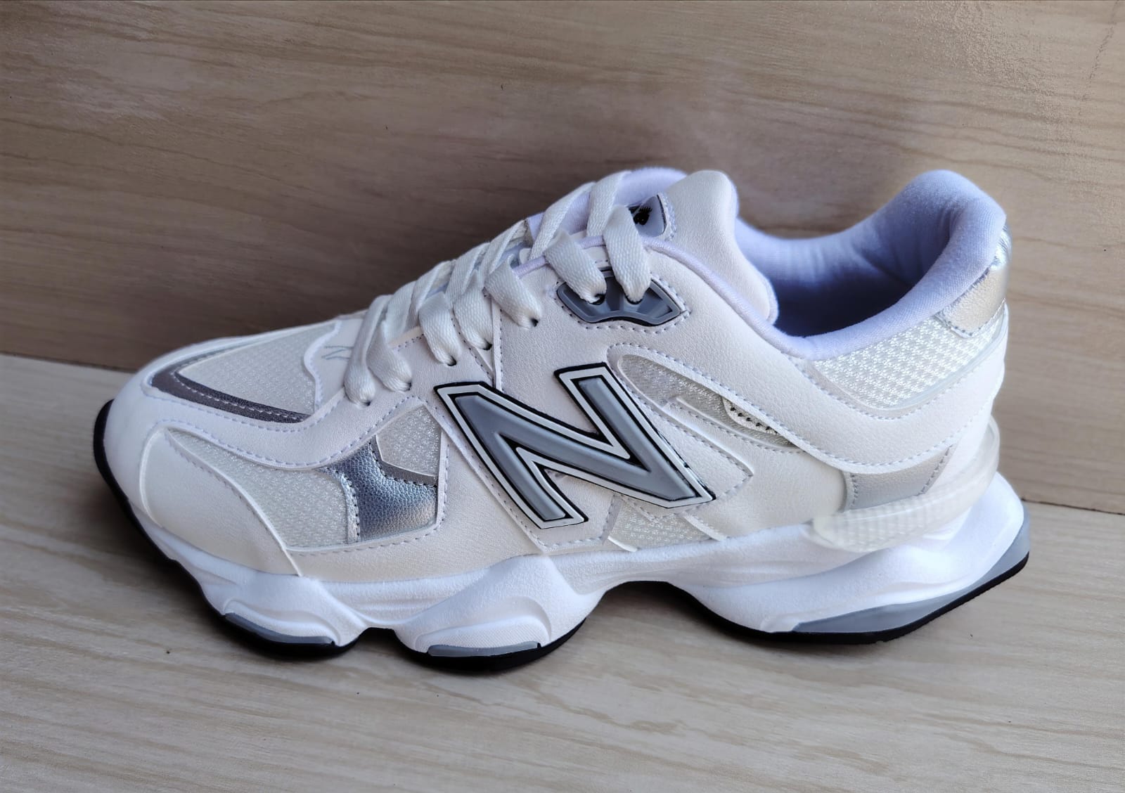 Zapatilla Runner Street modelo 2, color blanco, dama