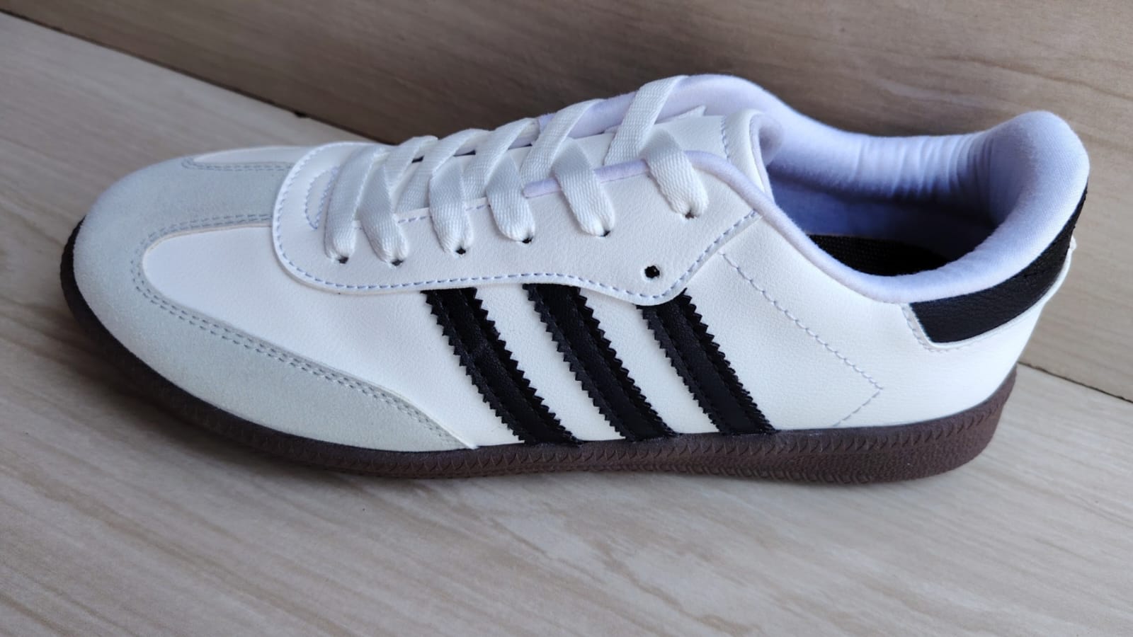 Zapatilla Runner Street modelo 2, color blanco, dama